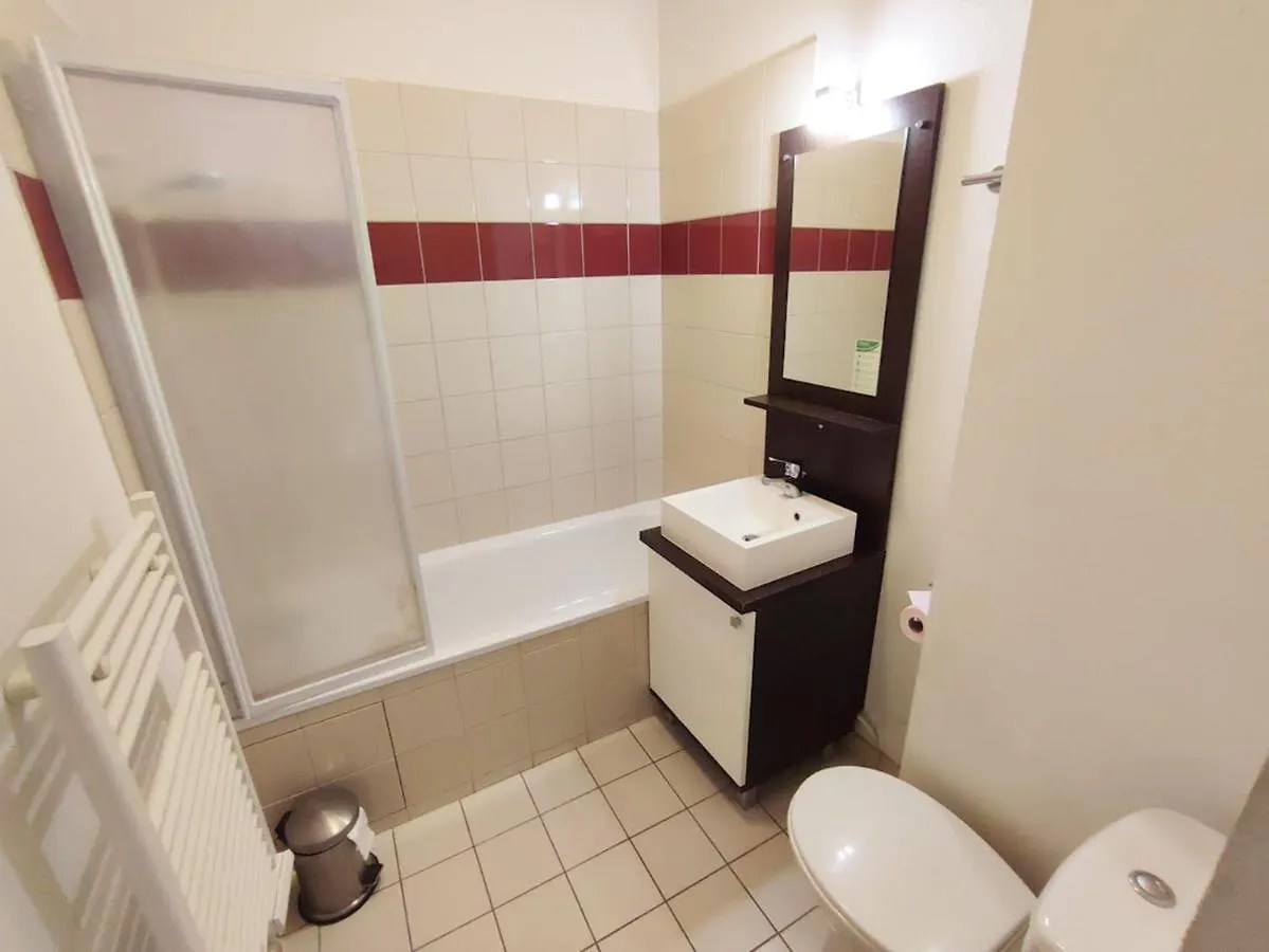 Le Bouquetin, Studio, Centre Luchon, Wifi, Casier A Skis, Ascenseur, 3 Personnes Bagneres-de-Luchon 0*,