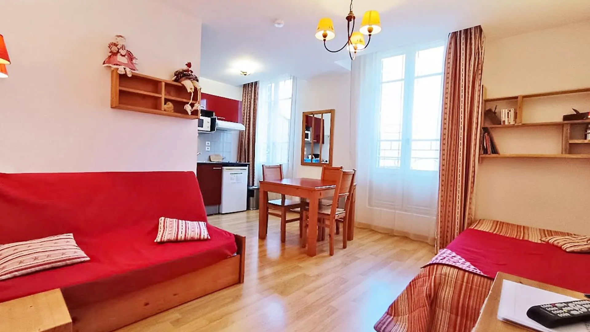 Le Bouquetin, Studio, Centre Luchon, Wifi, Casier A Skis, Ascenseur, 3 Personnes Bagneres-de-Luchon France
