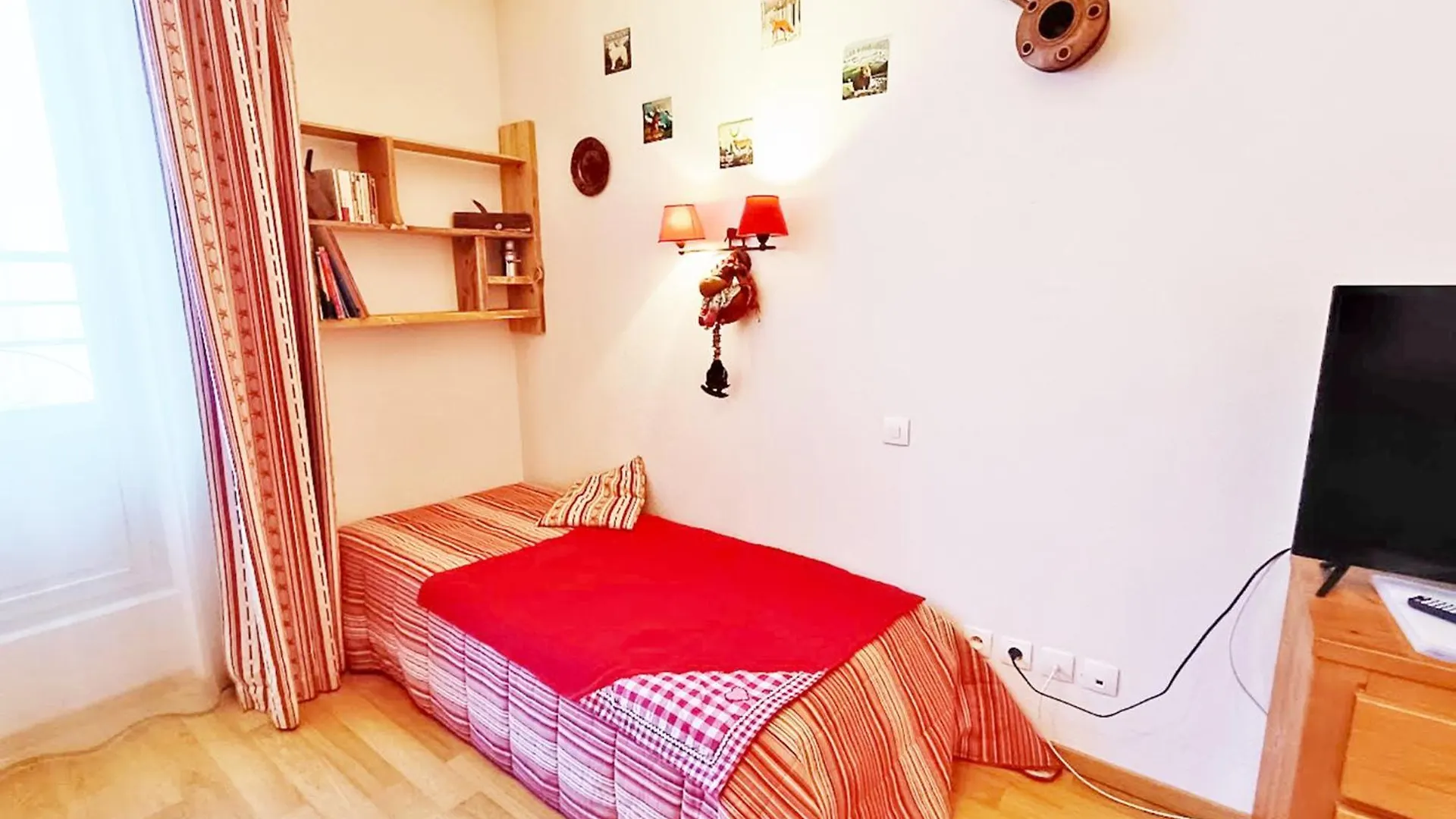 Le Bouquetin, Studio, Centre Luchon, Wifi, Casier A Skis, Ascenseur, 3 Personnes Bagneres-de-Luchon Apartment